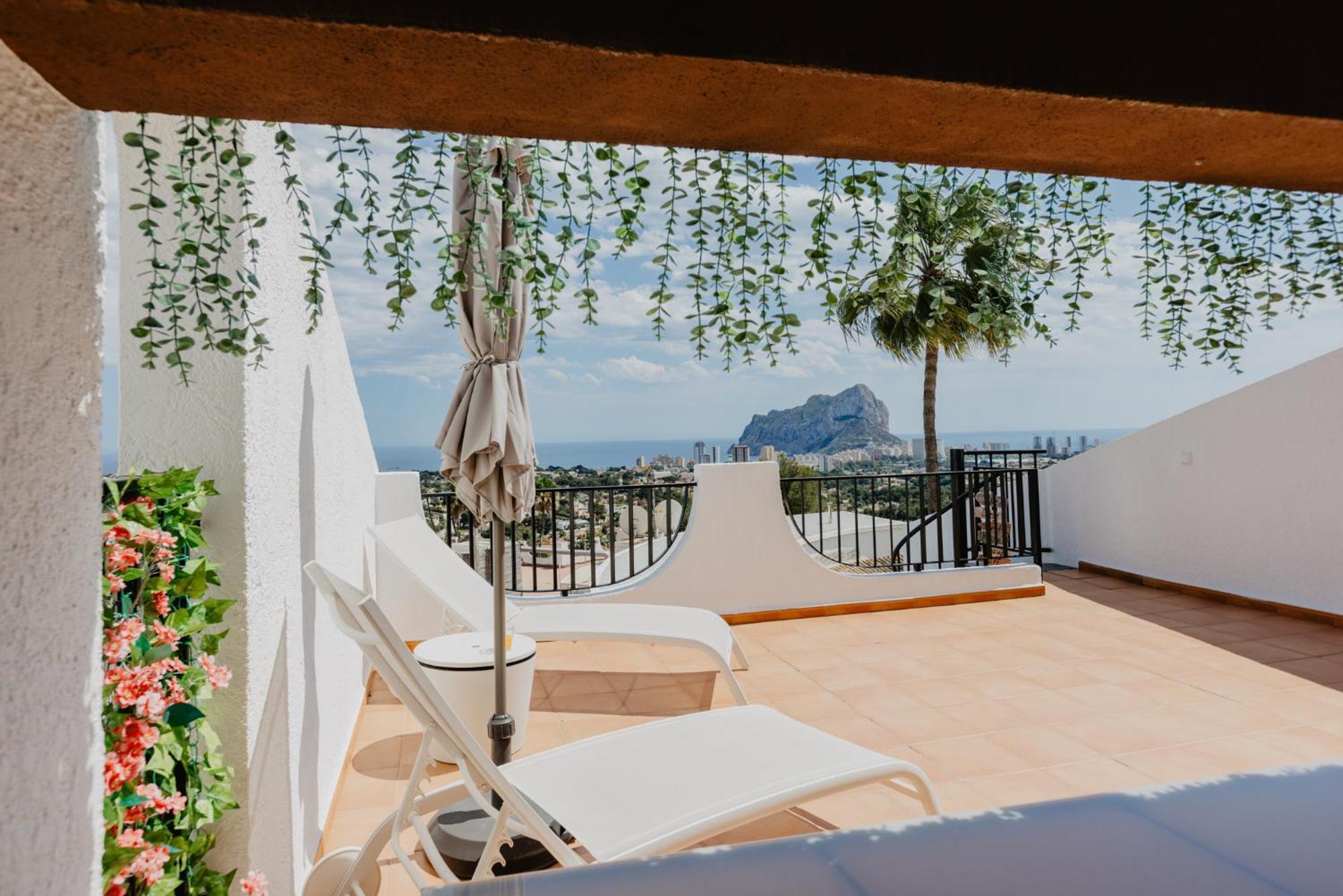 Casa Sunrise - Costa Blanca House With Rooftop, 5 Swimming Pools And Panoramic Sea- And Views At Penon De Ifach Кальпе Екстер'єр фото